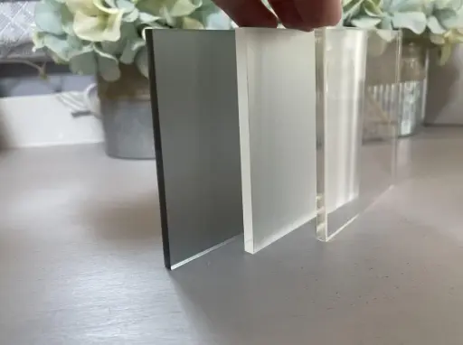 [00147] Plexiglass 3/16" (4.5 mm) 24" x 48"